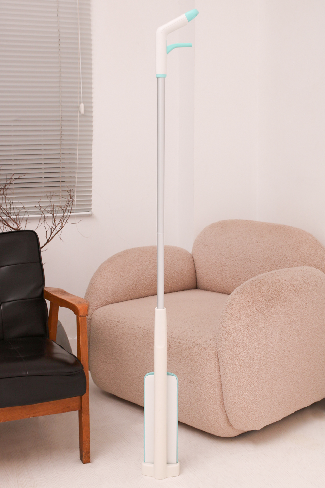 MyJae Spray Magic Fiber Mop | Self Wringing Flat Mop | Hand Free Washing Mop for Hardwood, Laminate, Tile Floor Cleaning | 2 PCS Microfiber Pads